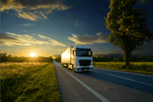 empresa de transporte de mercancías por carretera realizando distribución para empresas